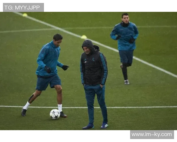 多尔古凌空抽射引发热议齐达内的到来让人感慨不已